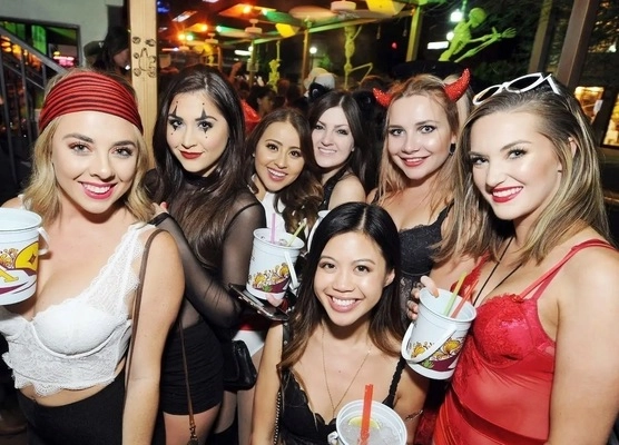 Visit Virginia Travel Guide Events Vampire Voyage Halloween Hip