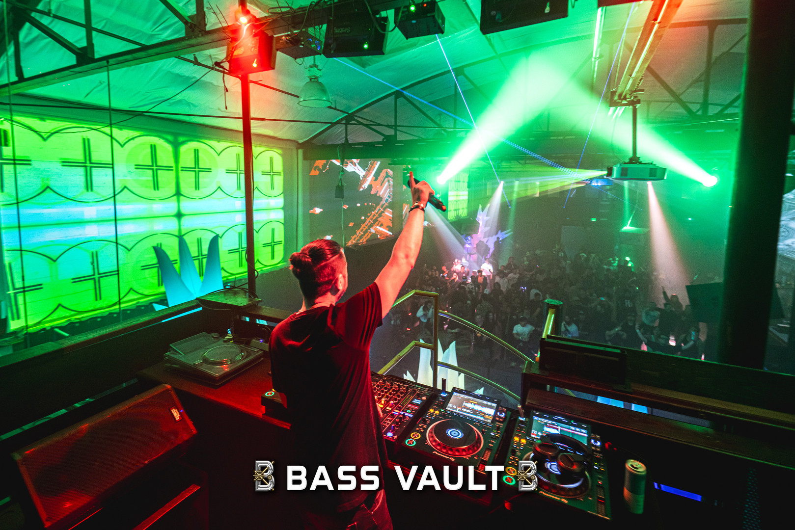 Bass Vault Ft. The Purge & Noize Suppressor - Bass Vault Ft. The Purge & Noize Suppressor