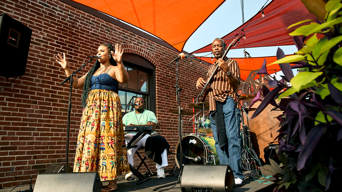 Jazz in the Alley