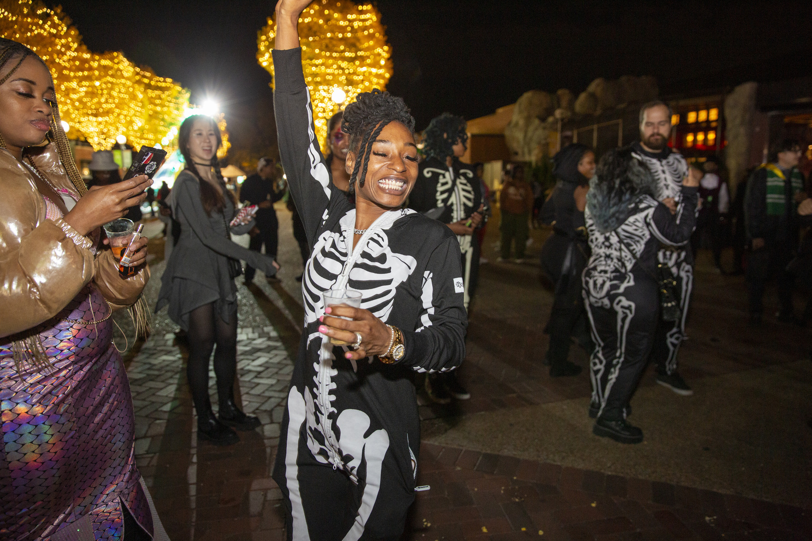 Adults Night Out: Howl-o-ween at Lincoln Park Zoo - Adults Night Out: Howl-o-ween at Lincoln Park Zoo