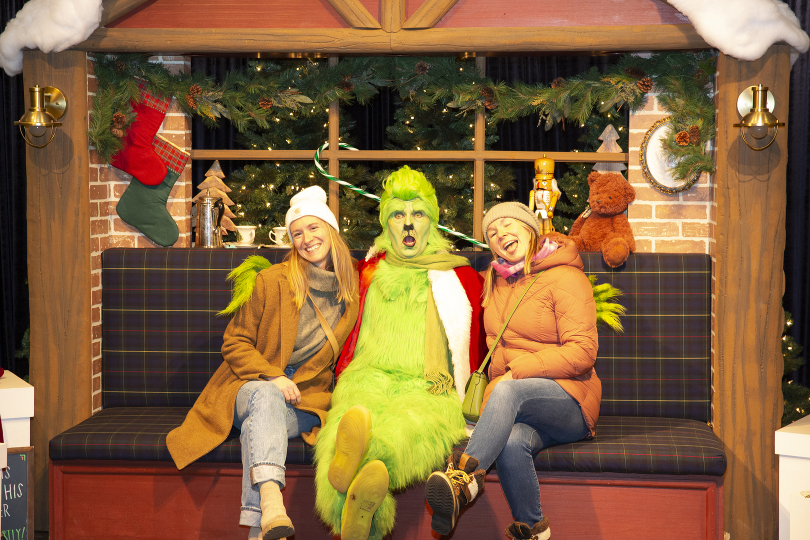 Adults Night Out: Holidaze at Lincoln Park Zoo - Adults Night Out: Holidaze at Lincoln Park Zoo