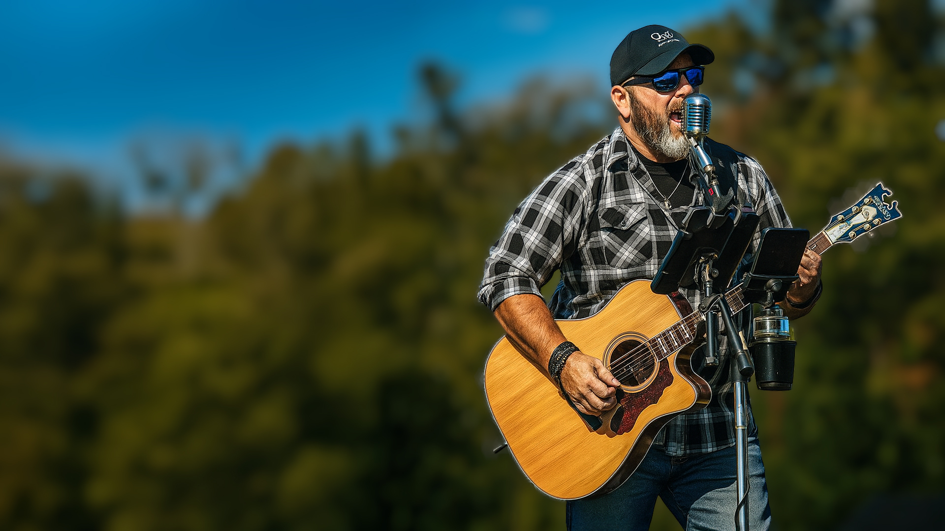 Steve Boyster Performing Live at MuleKick