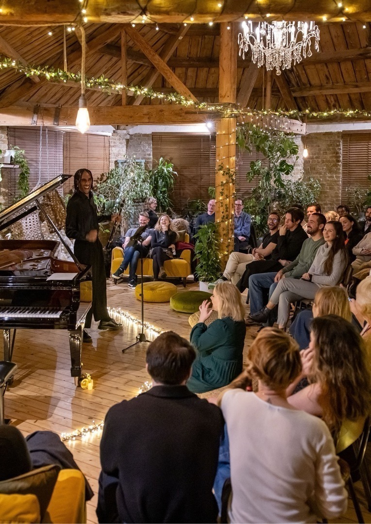 Secret Concert - DEBUT at Shoreditch Treehouse - Secret Concert - DEBUT at Shoreditch Treehouse