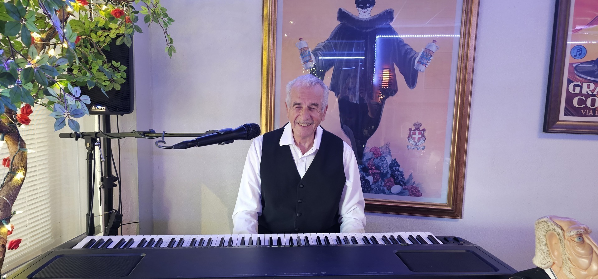 Romantic evenings with Allan Souza