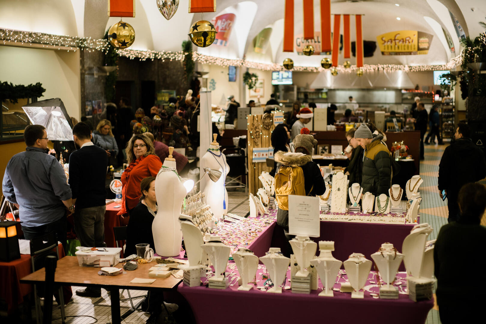 Holiday Market: A Nowhere Collective Collaboration at Lincoln Park Zoo - Holiday Market: A Nowhere Collective Collaboration at Lincoln Park Zoo