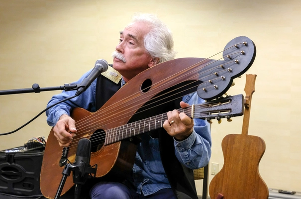 Connecticut Magazine Events Art of the Guitar Series – Stephen