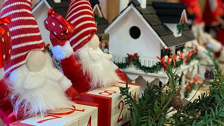 Jingle & Mingle at New Leaf Nursery