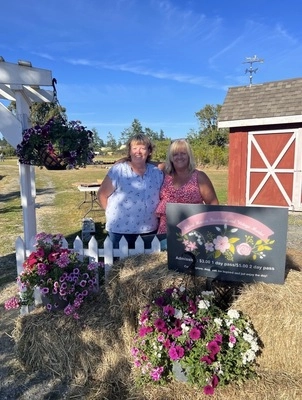 CHEK News Events - Farmhouse in the Fields Vintage Market